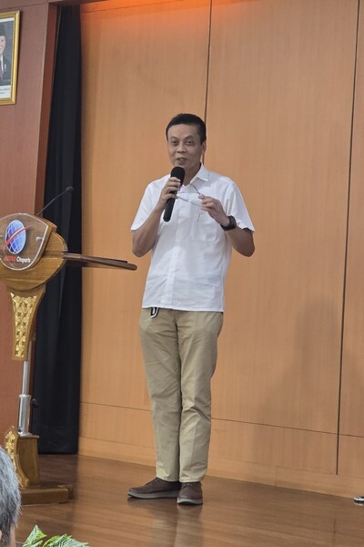 Program briefing with suppliers